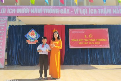 Phát thưởng cuối năm học 2021-2022